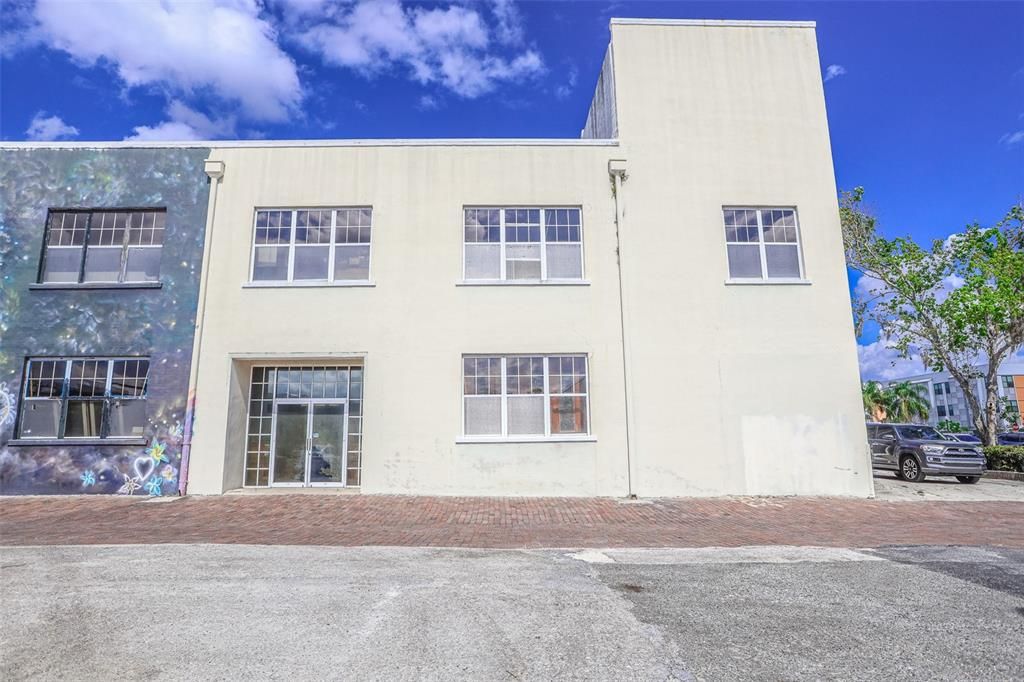 Exterior, Facade, Rowhouse