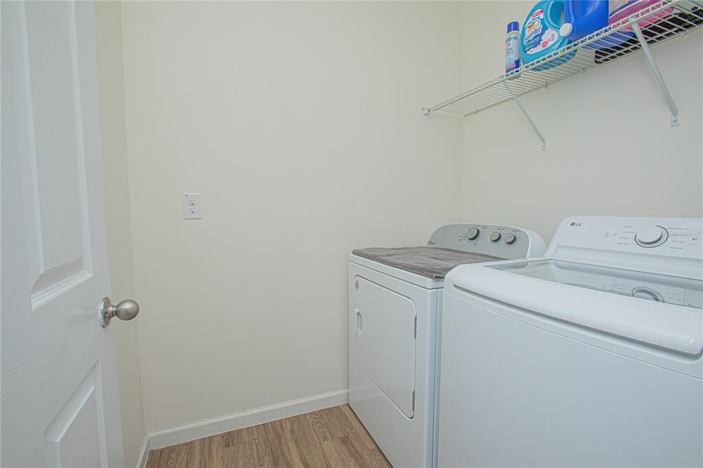 Interior, Utility Closets, Washer, Wood Texture Flooring