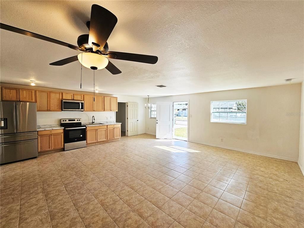 Chandelier, Interior, Kitchen, Recessed Lighting, Stainless Steel Appliances