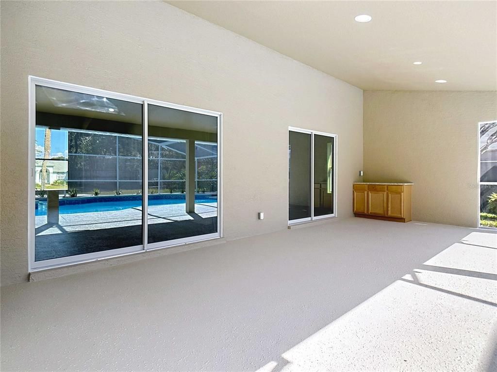 Empty room, Interior, Recessed Lighting