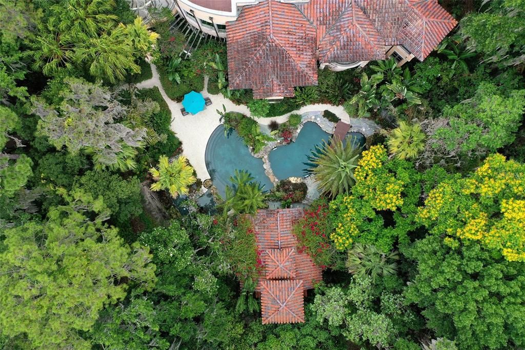 Exterior, Drone