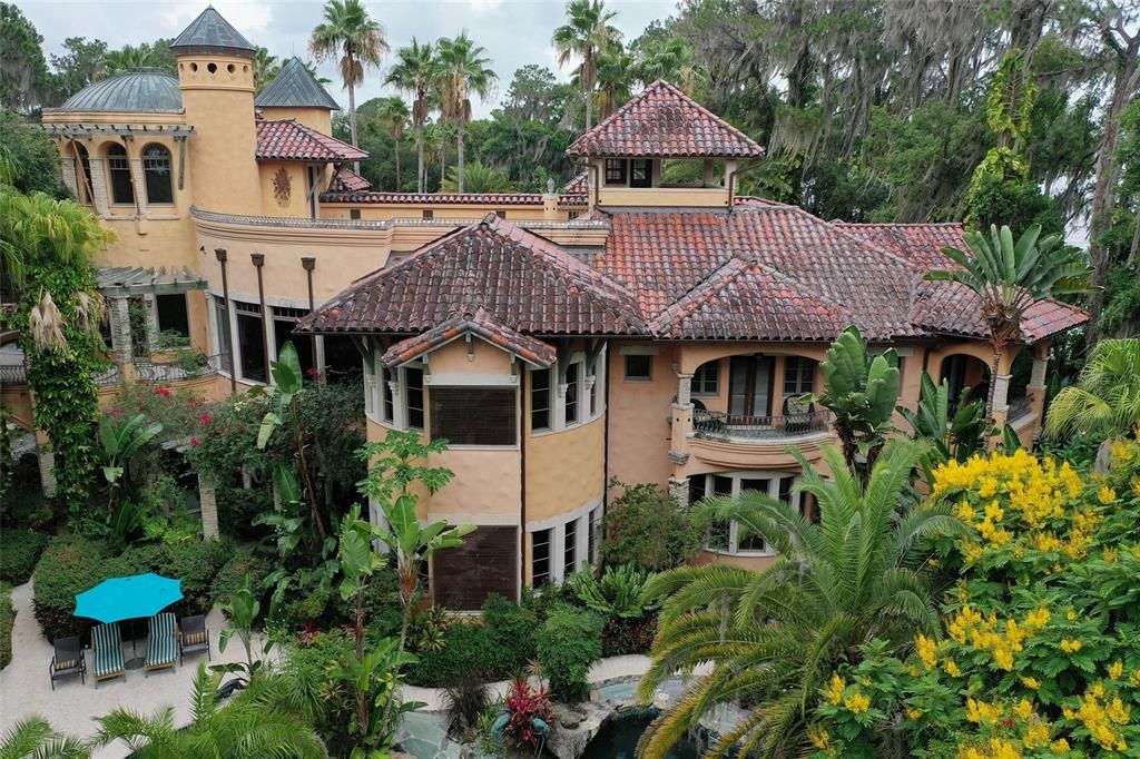 Exterior, Facade, Mediterranean