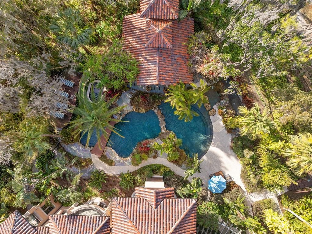 Exterior, Drone