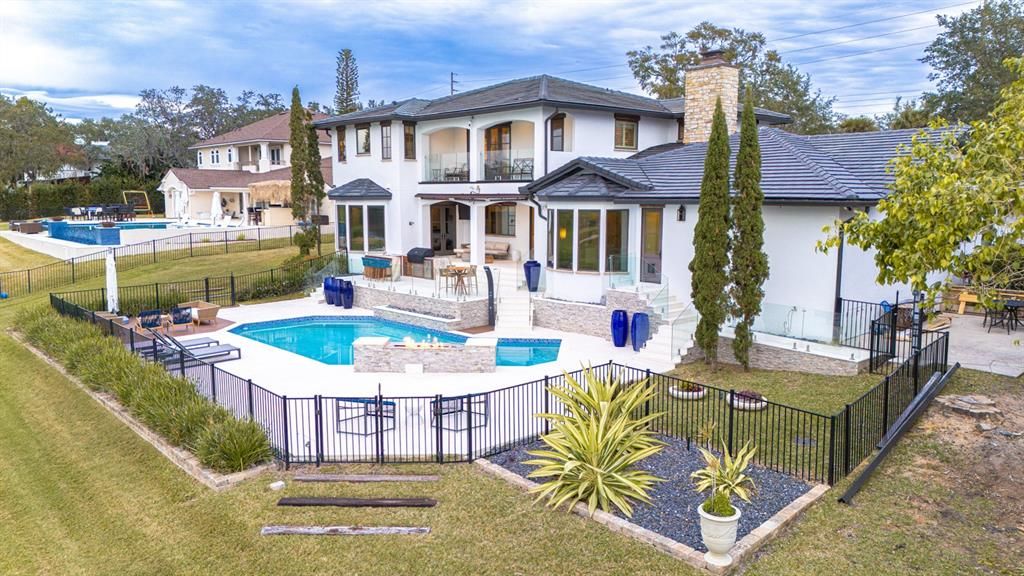 Exterior, Pool