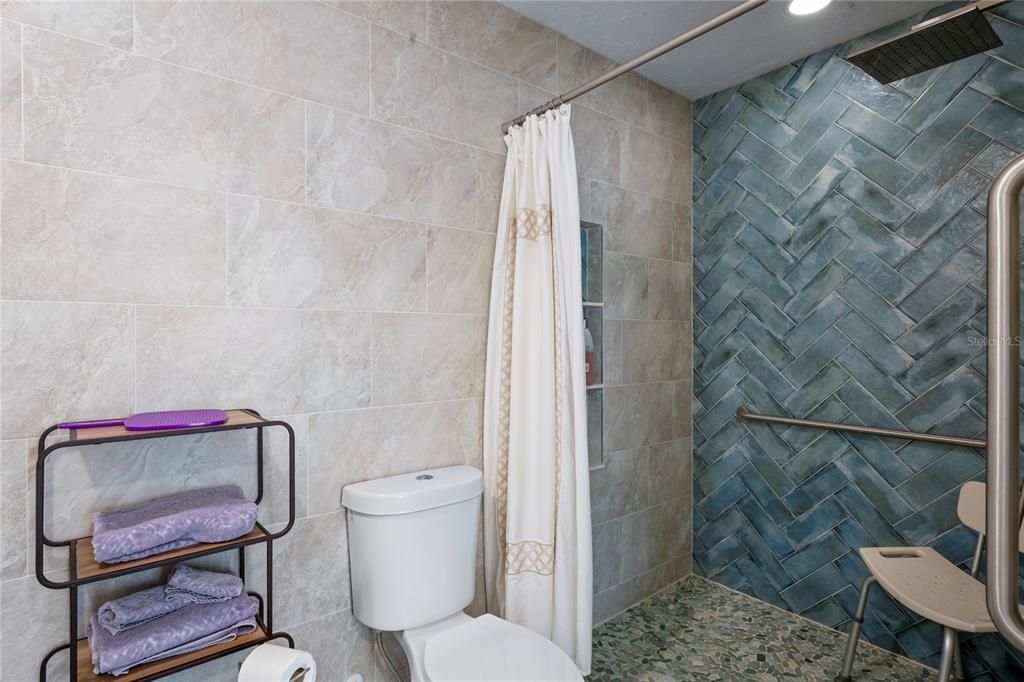 Bathroom, Interior, Recessed Lighting