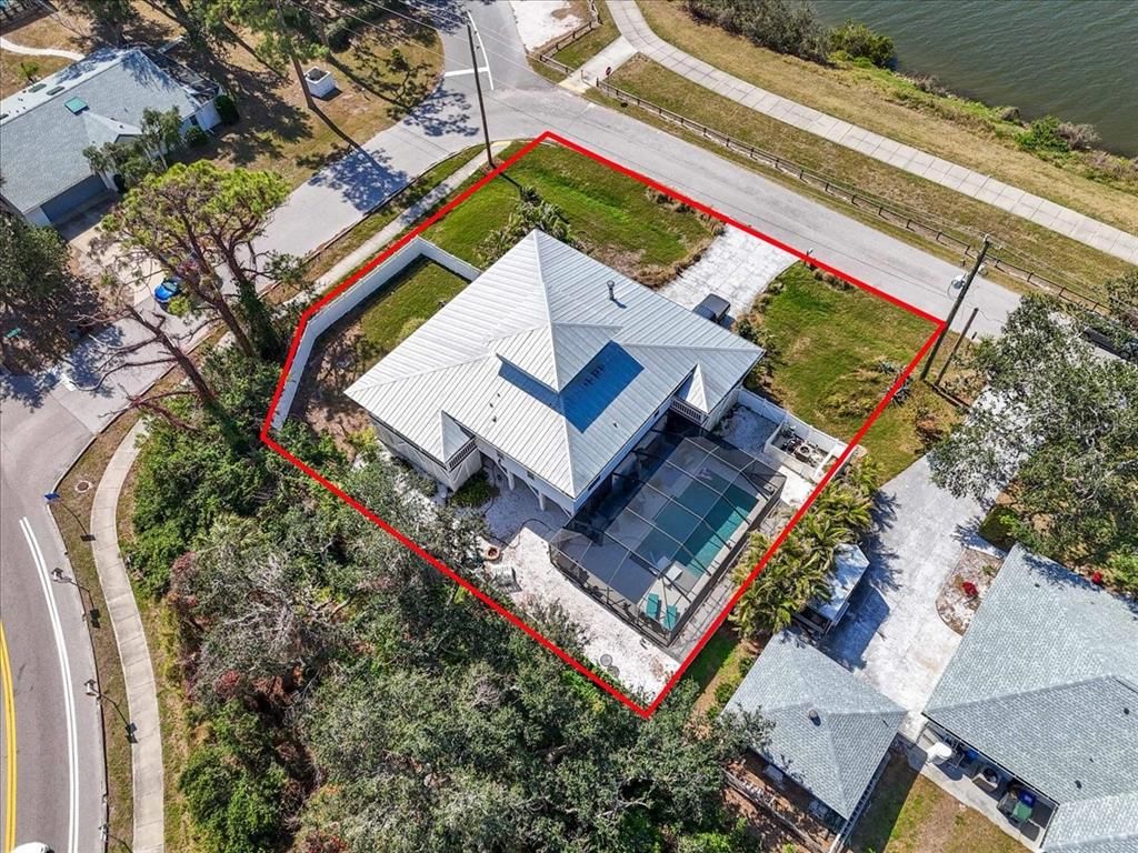 Exterior, Drone