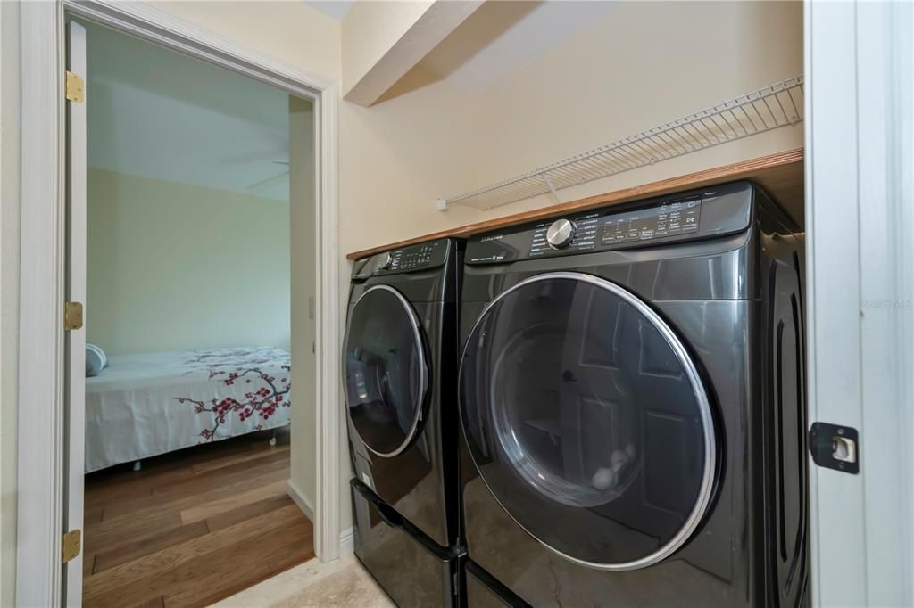 Bedroom, Interior, Utility Closets, Washer, Wood Texture Flooring
