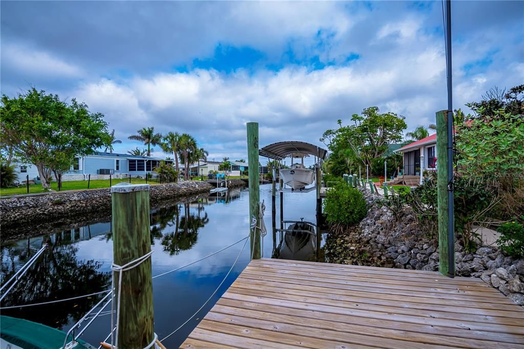 Exterior, Lake