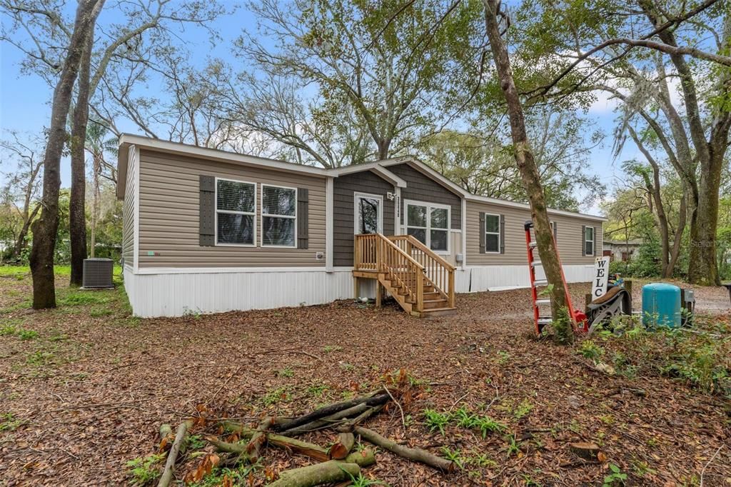Backyard, Exterior