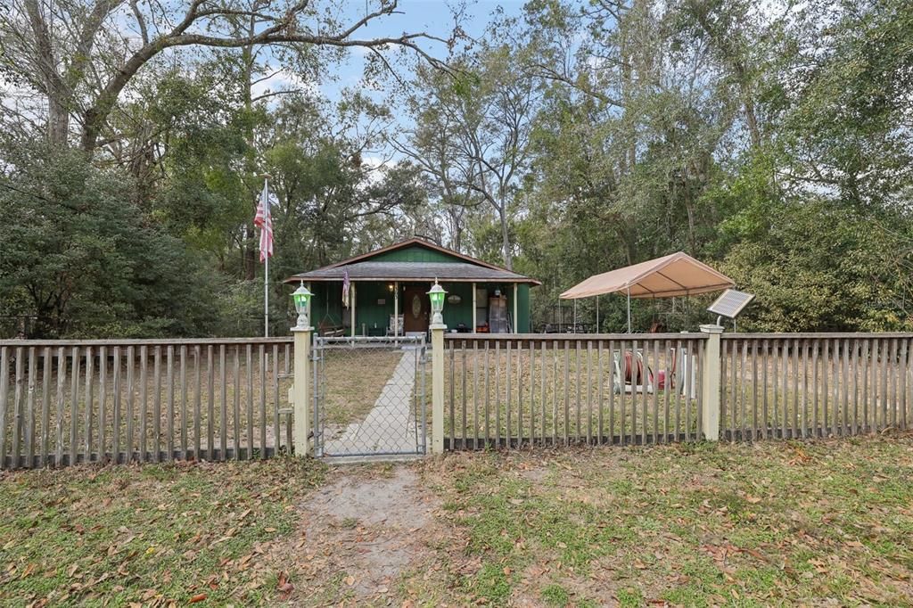 Backyard, Exterior