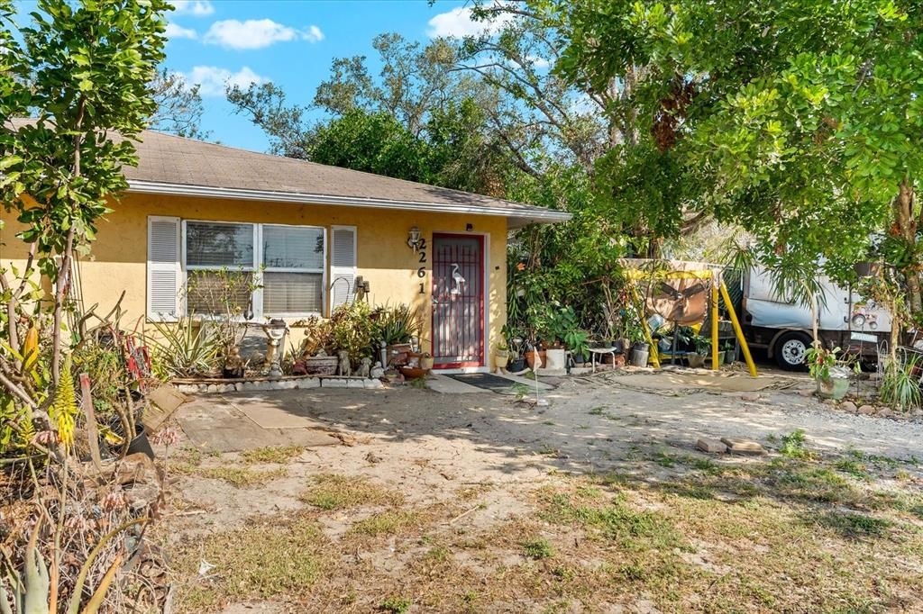 Backyard, Exterior