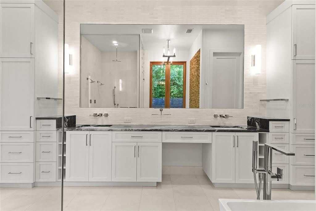 Bathroom, Dual Sink Vanities, Interior