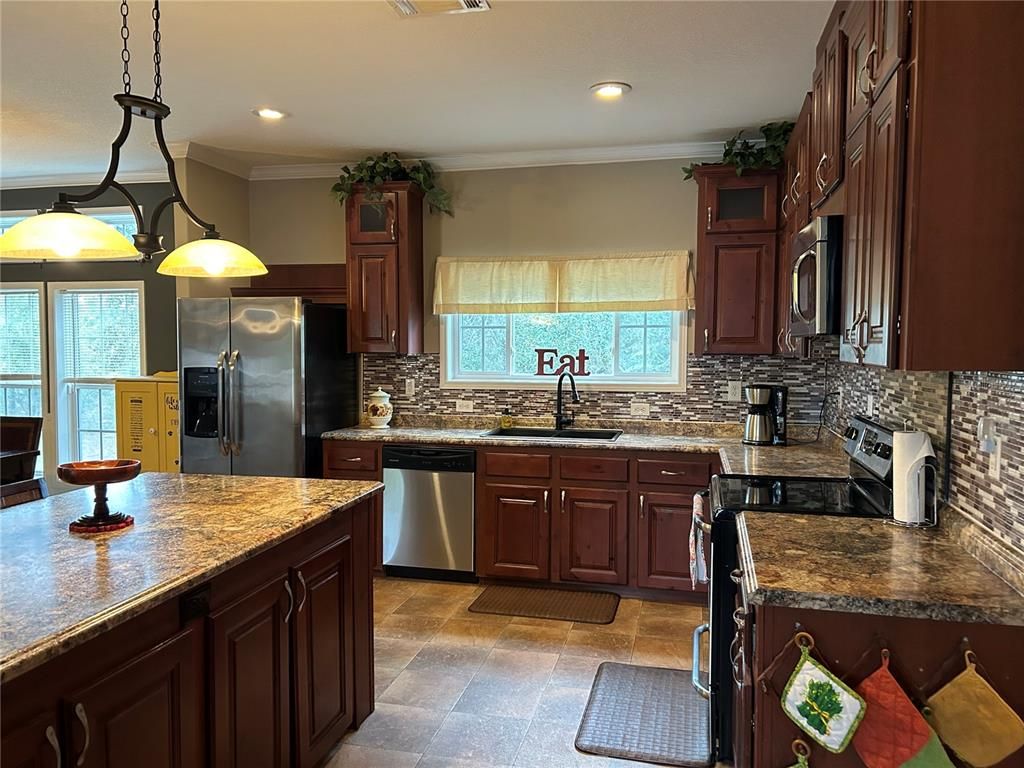 Interior, Kitchen, Pendant Lights, Recessed Lighting, Stainless Steel Appliances