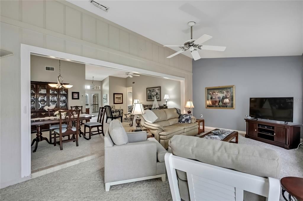 Dining room, Interior, Living room, Pendant Lights