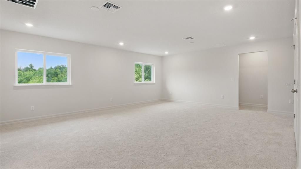 Empty room, Interior, Recessed Lighting