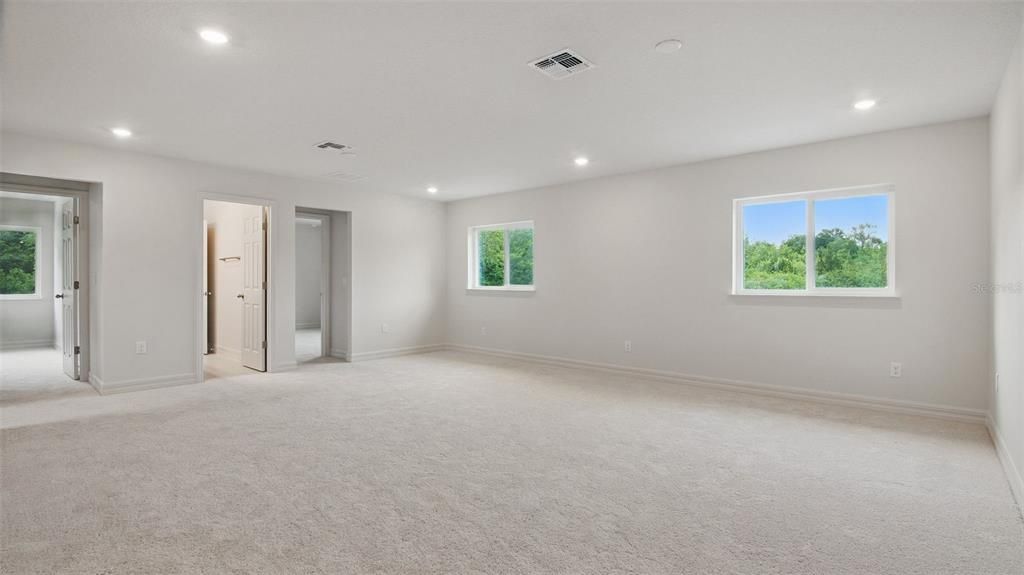 Empty room, Interior, Recessed Lighting