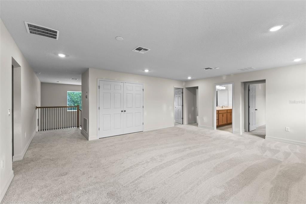 Empty room, Interior, Recessed Lighting