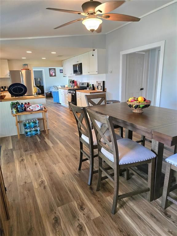 Dining room, Interior, Kitchen, Recessed Lighting, Wood Texture Flooring