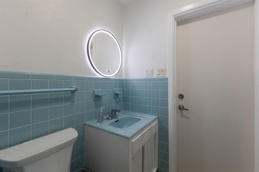 Bathroom, Interior, Tile Countertops