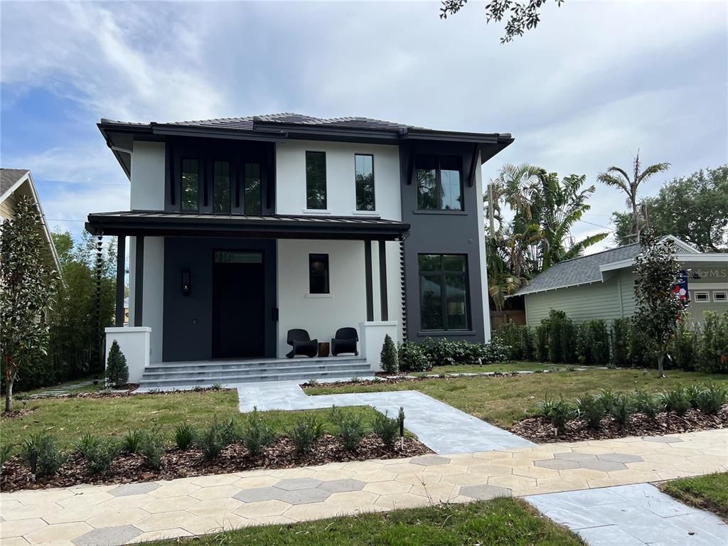 Backyard, Exterior, Facade, Modern