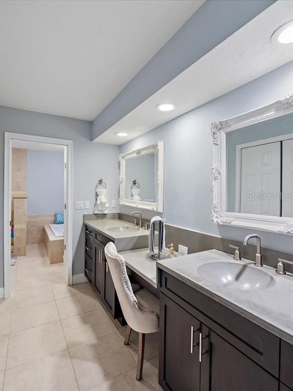 Bathroom, Dual Sink Vanities, Interior, Recessed Lighting