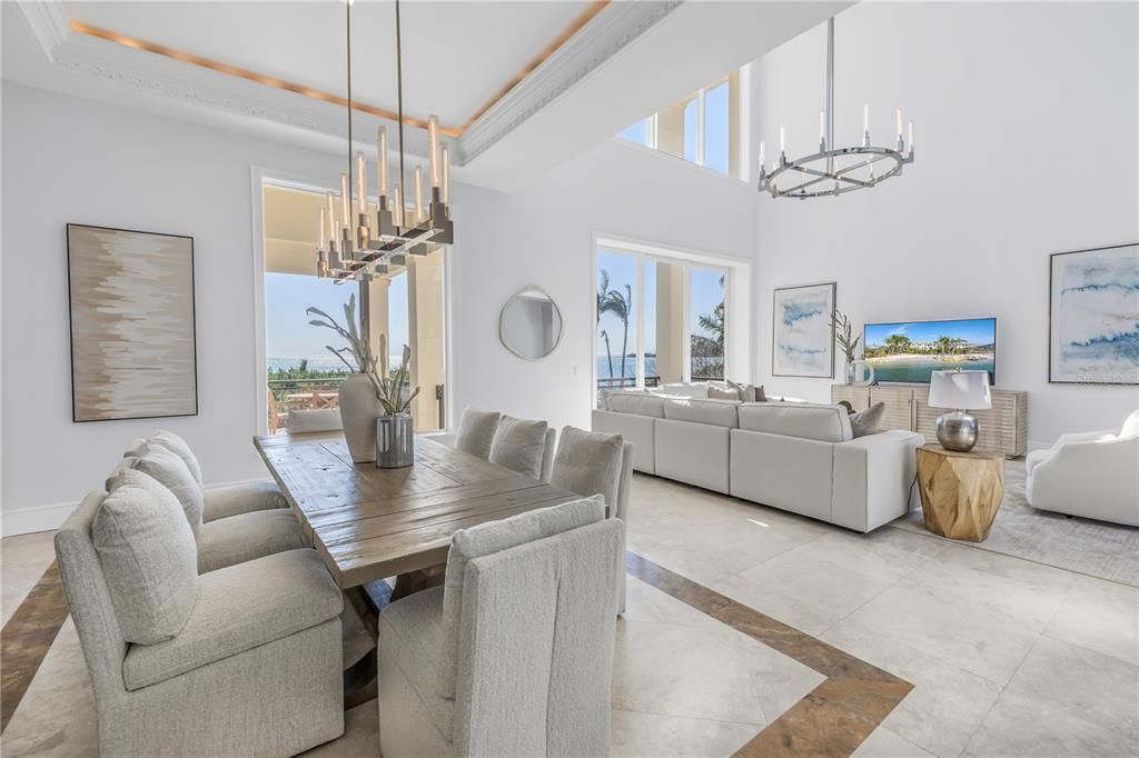 Chandelier, Dining room, Interior, Living room, Pendant Lights