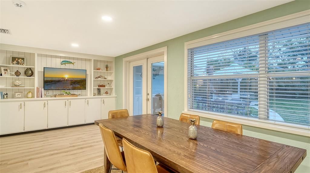 Dining room, Interior, Recessed Lighting, Wood Texture Flooring