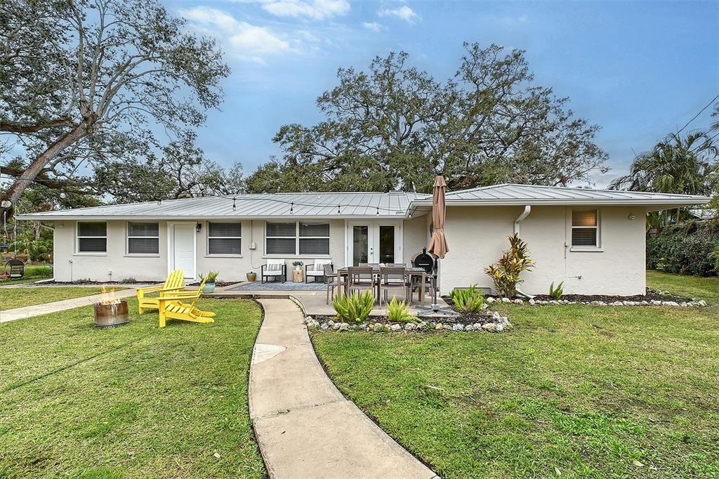 Backyard, Exterior