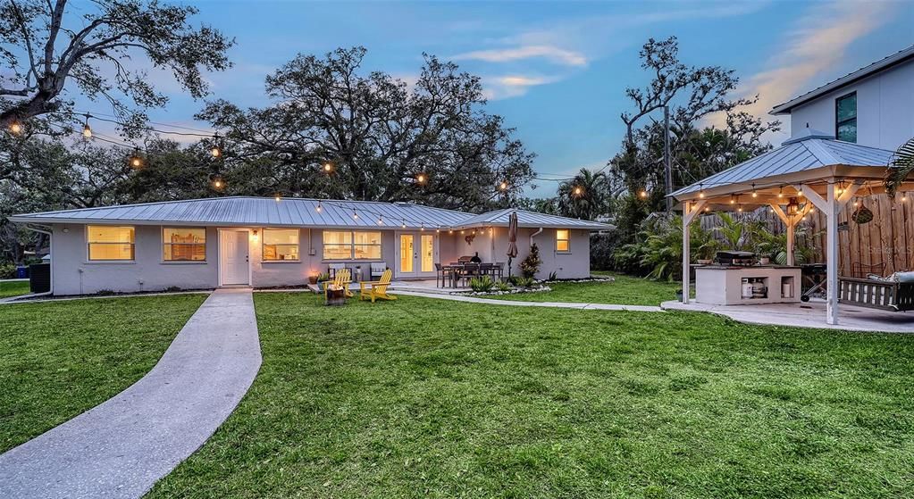 Backyard, Exterior