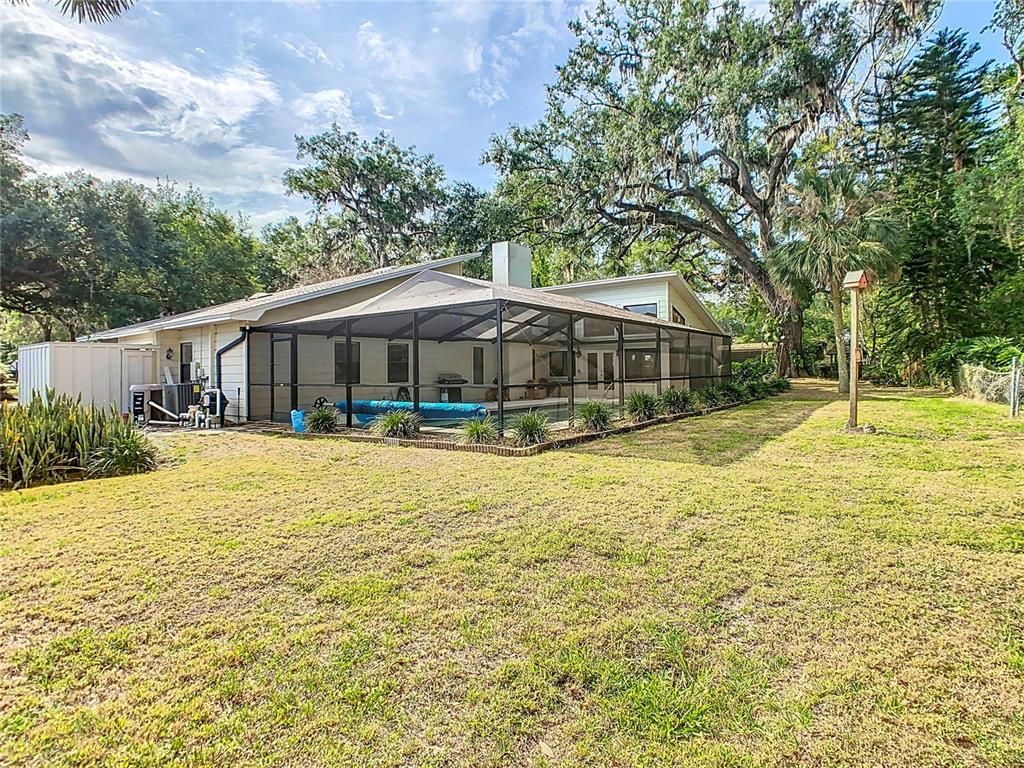 Backyard, Exterior