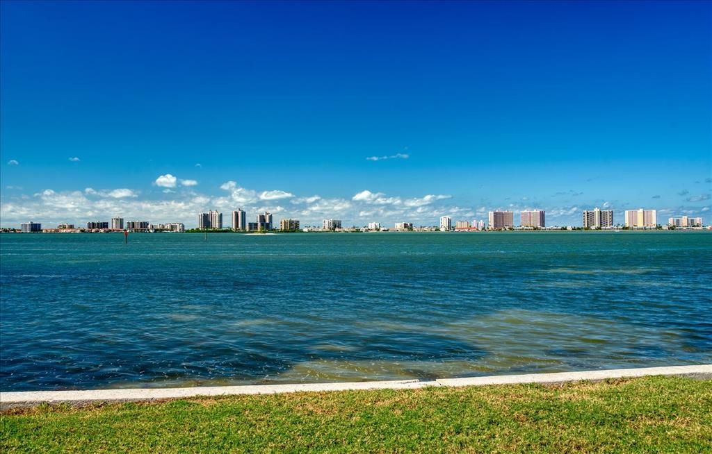 Exterior, Lake
