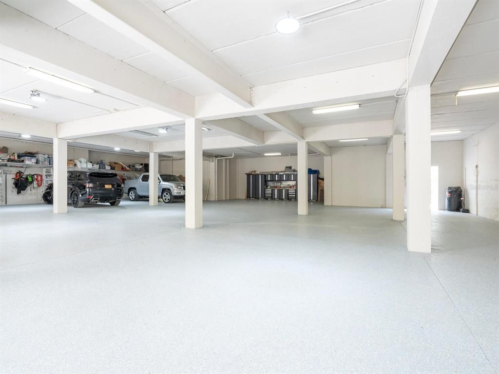 Garage, Interior
