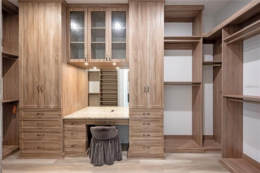 Interior, Walk-in Closets, Wood Texture Flooring