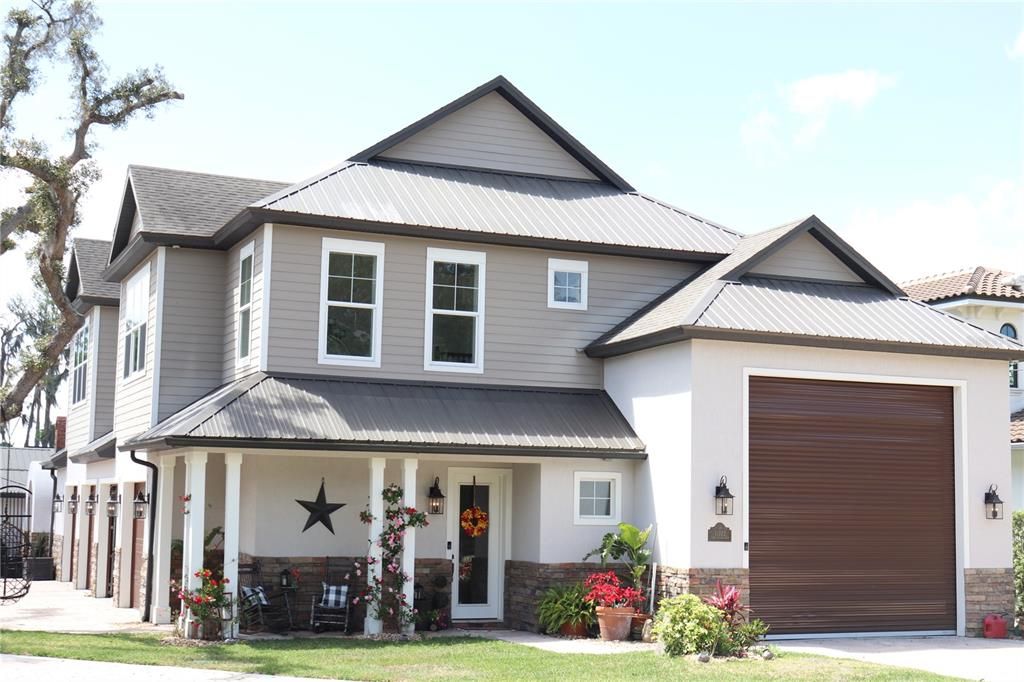 Attached, Exterior, Facade, Farmhouse