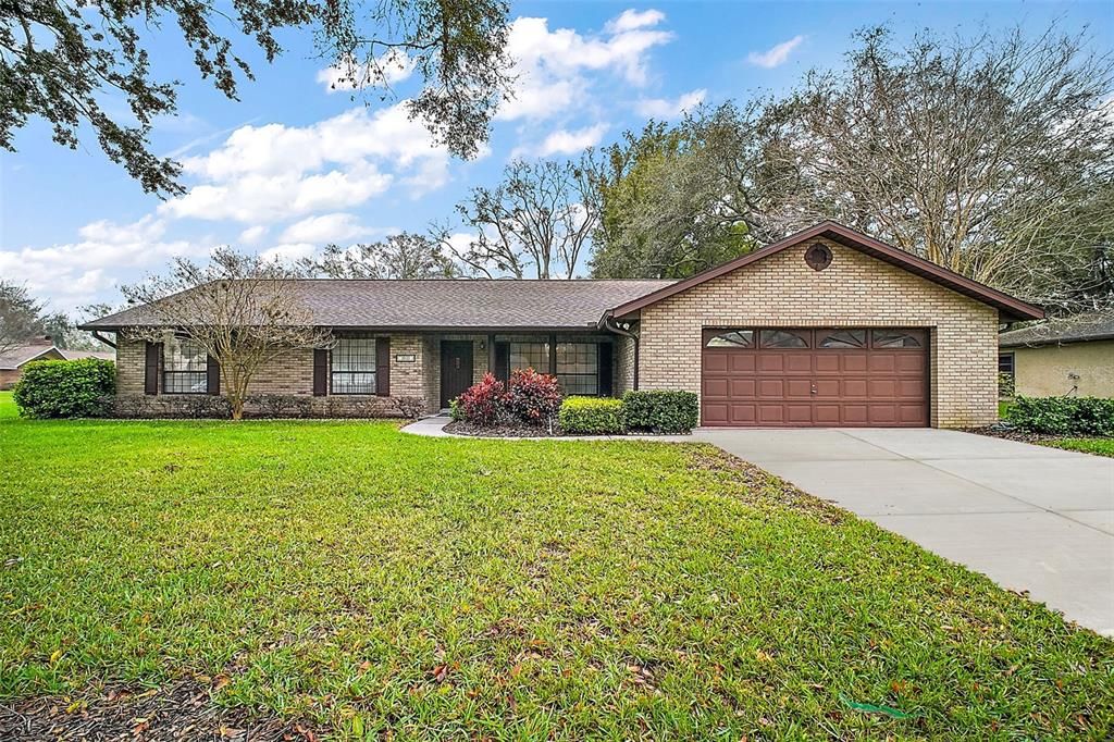 Attached, Exterior, Facade, Brick Facade, Ranch