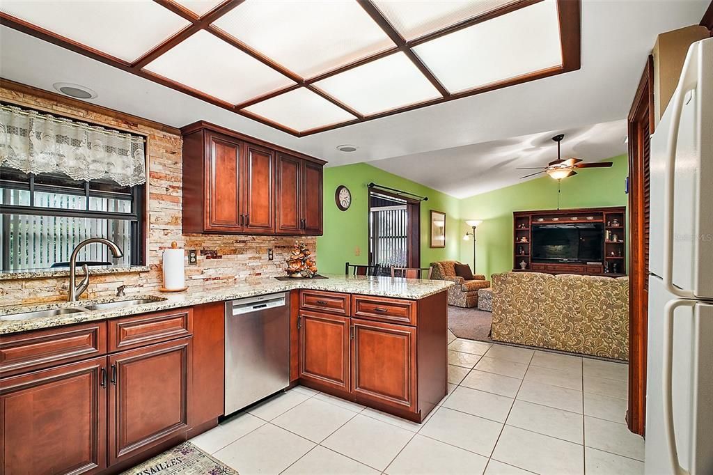 Interior, Kitchen, Living room, Stainless Steel Appliances