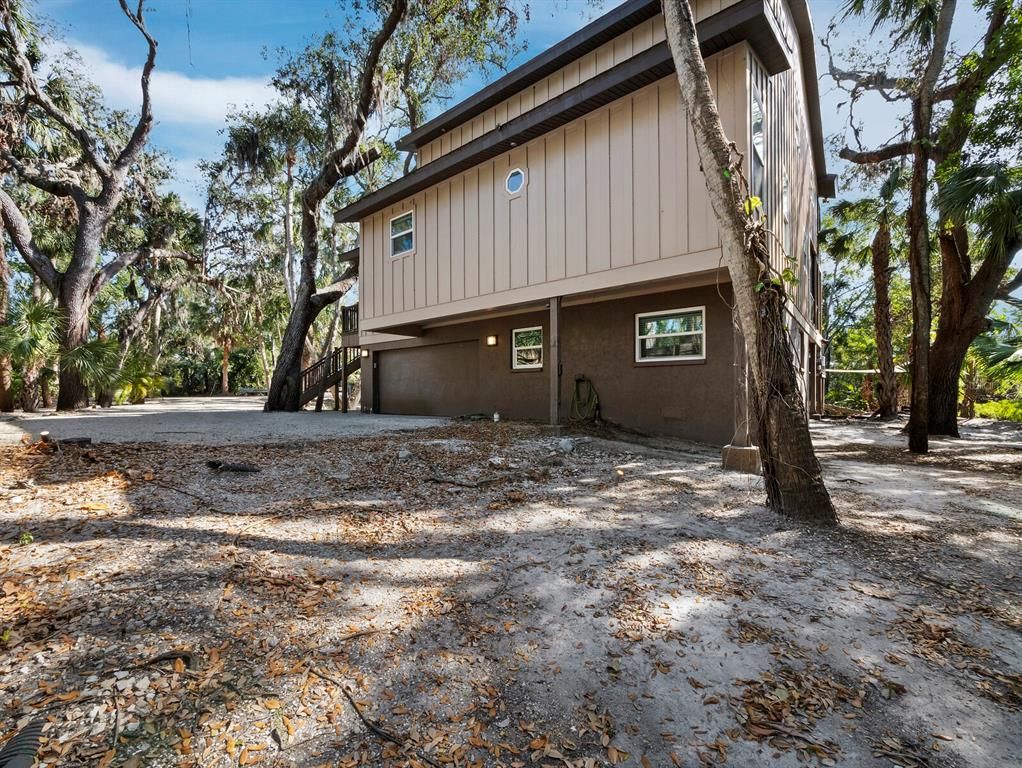 Backyard, Exterior