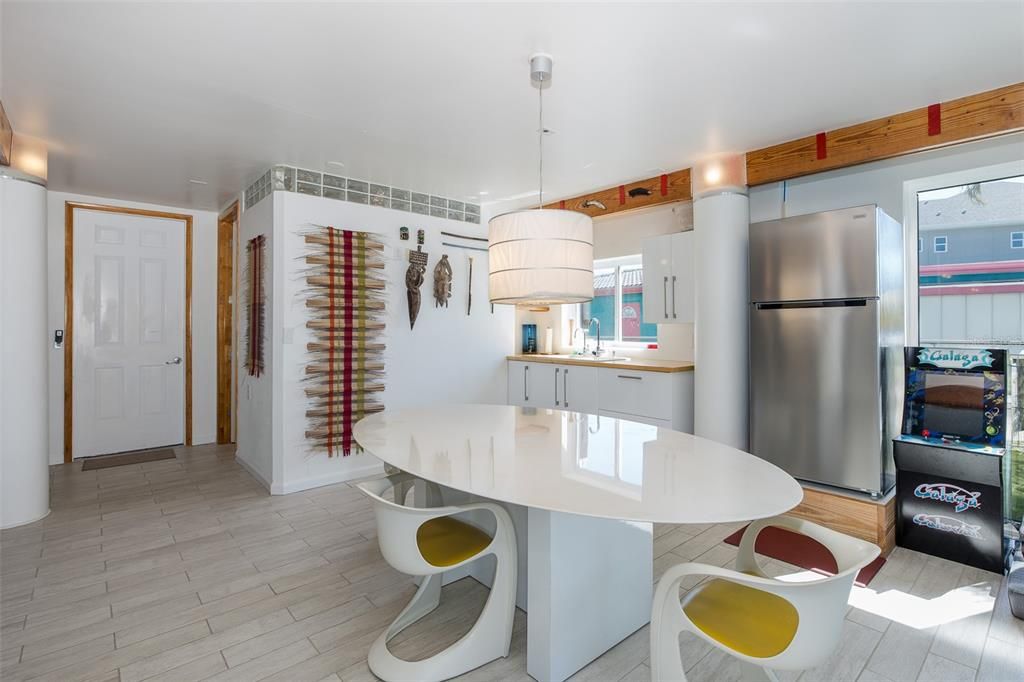 Dining room, Interior, Kitchen, Pendant Lights, Wood Texture Flooring