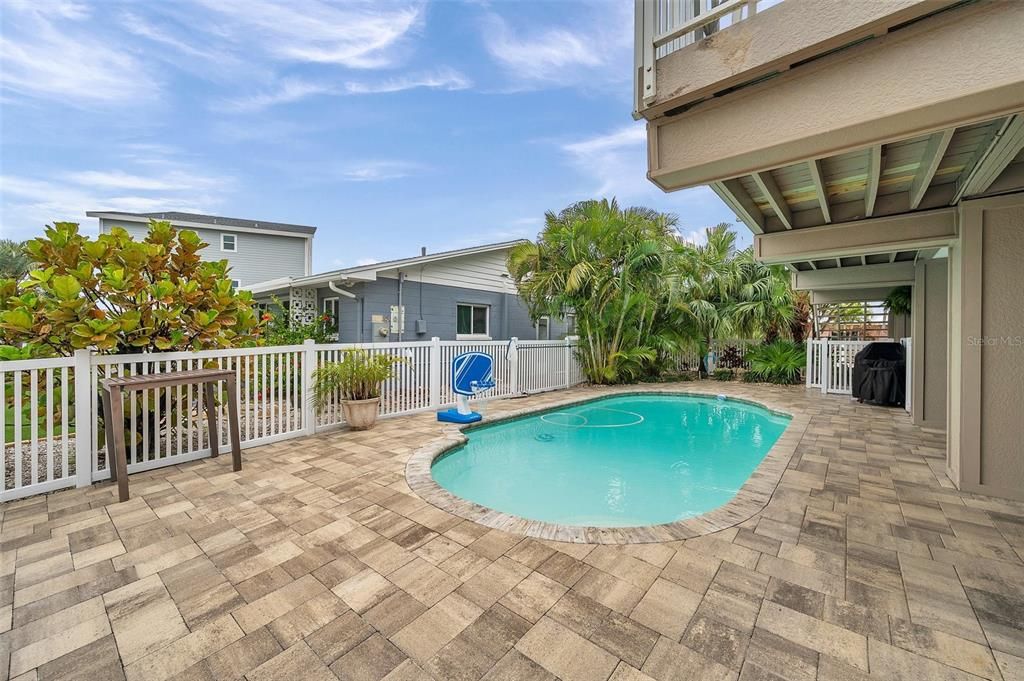 Exterior, Pool