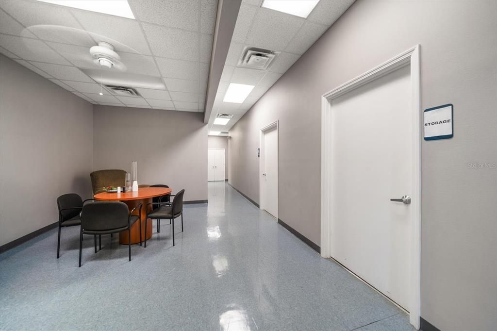 Dining room, Interior, Recessed Lighting