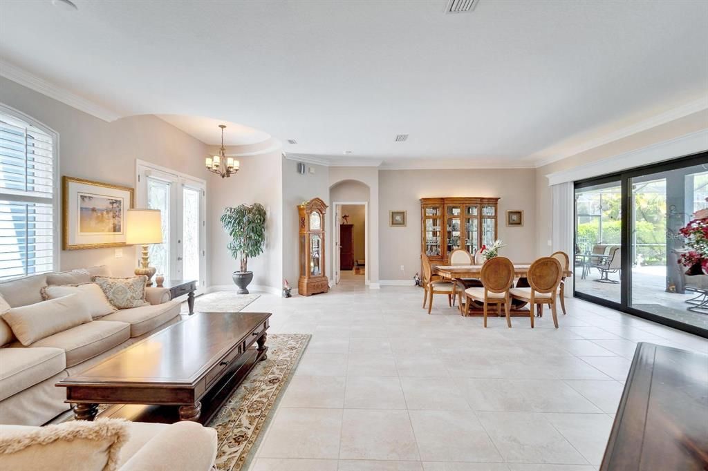 Chandelier, Dining room, Interior, Living room