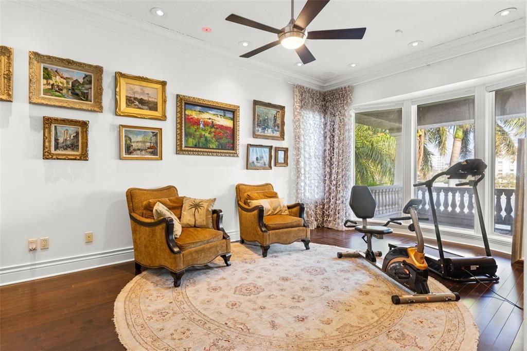 Fitness Equipment, Interior, Recessed Lighting, Wood Texture Flooring