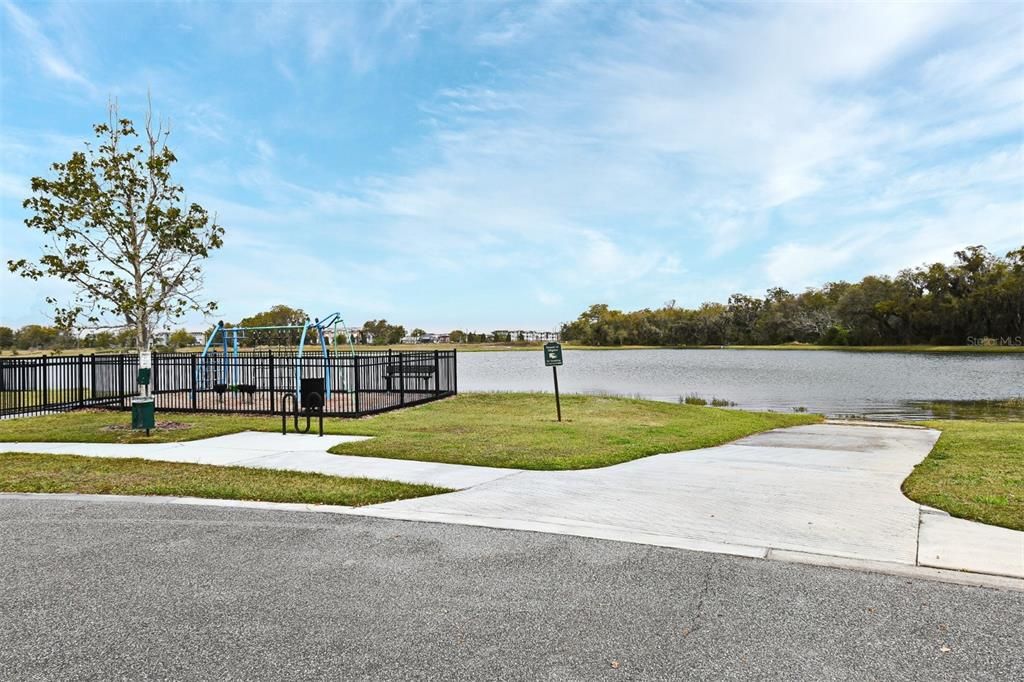 Exterior, Lake