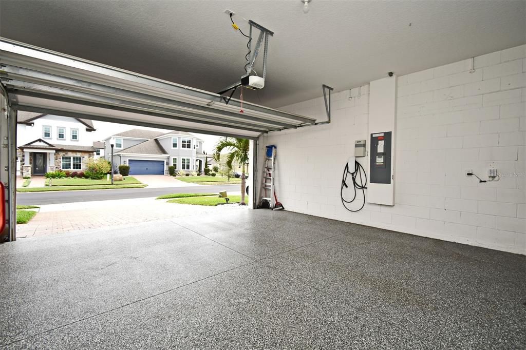 Garage, Interior
