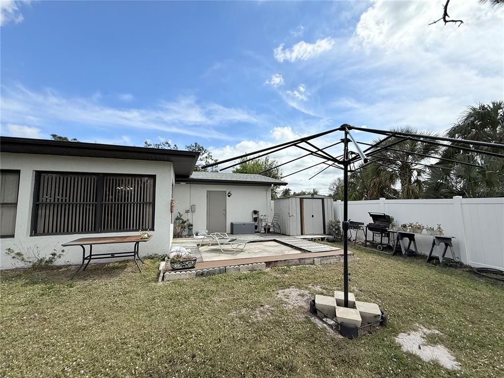 Backyard, Exterior