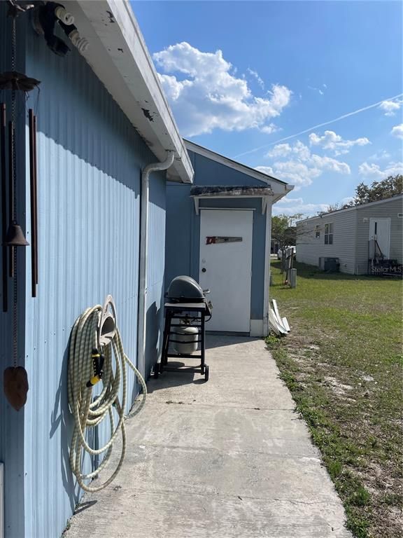 Backyard, Exterior