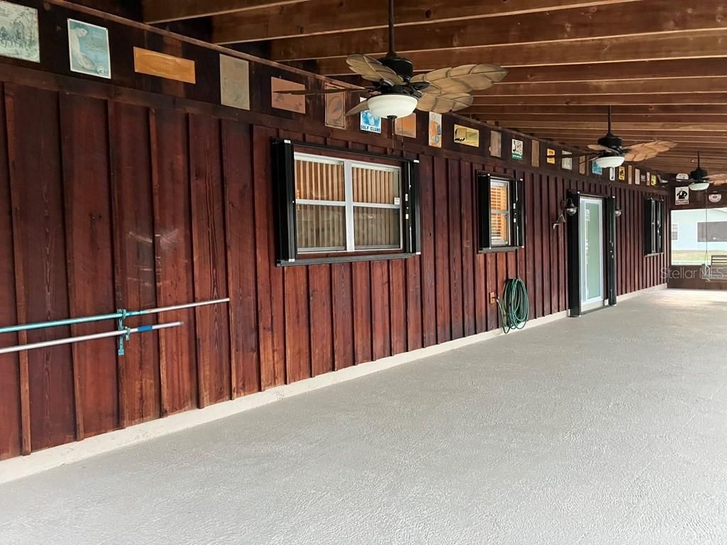 Empty room, Interior, Wooden Beams, Wooden Ceilings, Wooden Walls