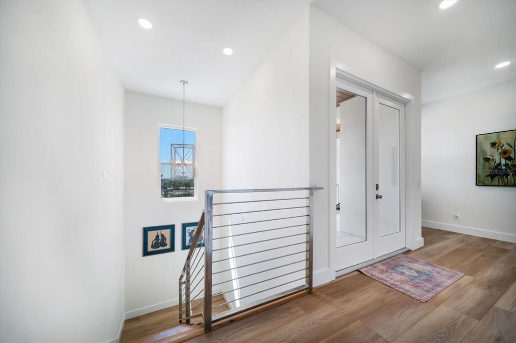 Interior, Pendant Lights, Recessed Lighting, Wood Texture Flooring