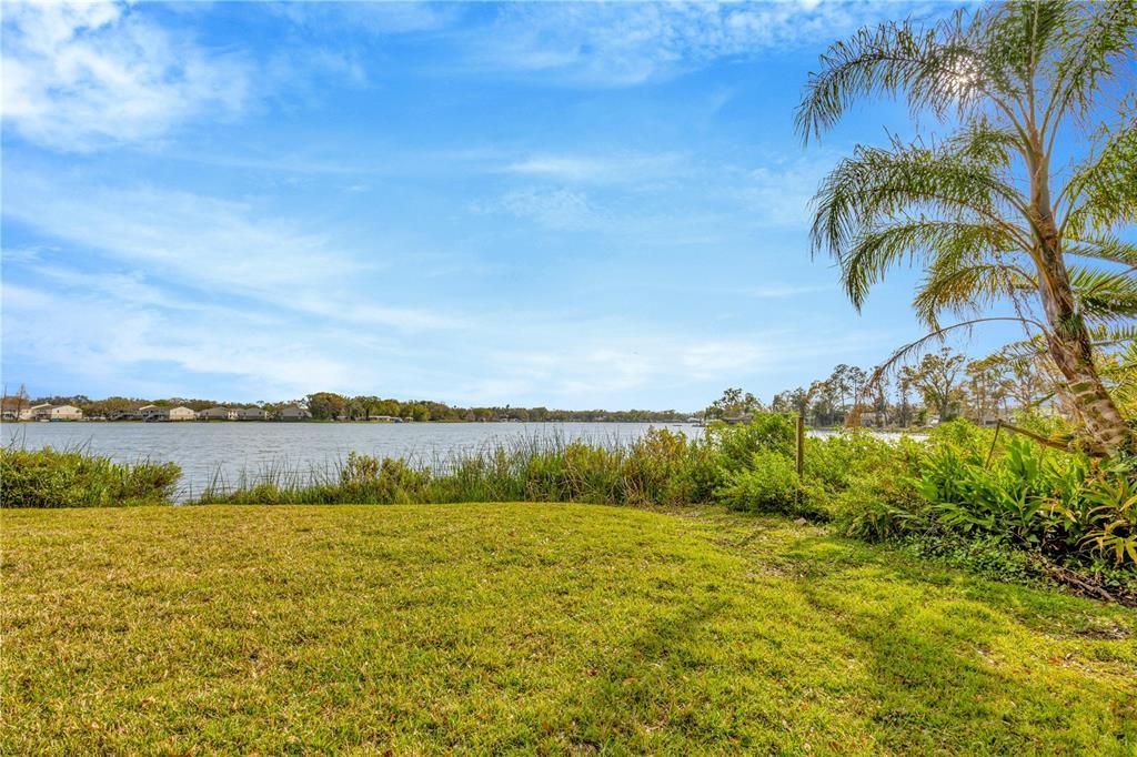 Exterior, Lake