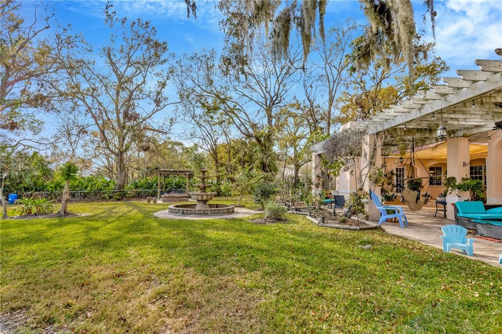 Backyard, Exterior
